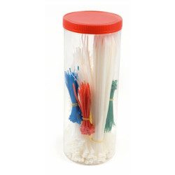 Assortiment de 650 colliers...